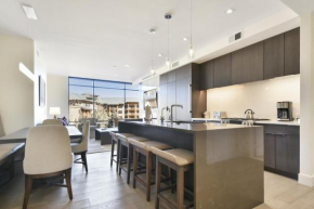 Modern & Luxurious 2 BR Residence- Ski in ski out! condo